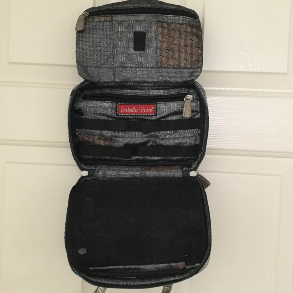 Isabella Fiore Travel Makeup Bag. Quilted and Beaded Multi Compartments NWT - Picture 5 of 11